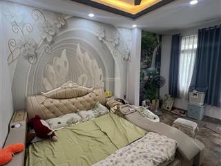 Đường 10m tam đa long trường 1 trệt 3 tầng 5 pn. 4x14m. vô ở liền tặng toàn bộ nội thất. giá 4.9 ty