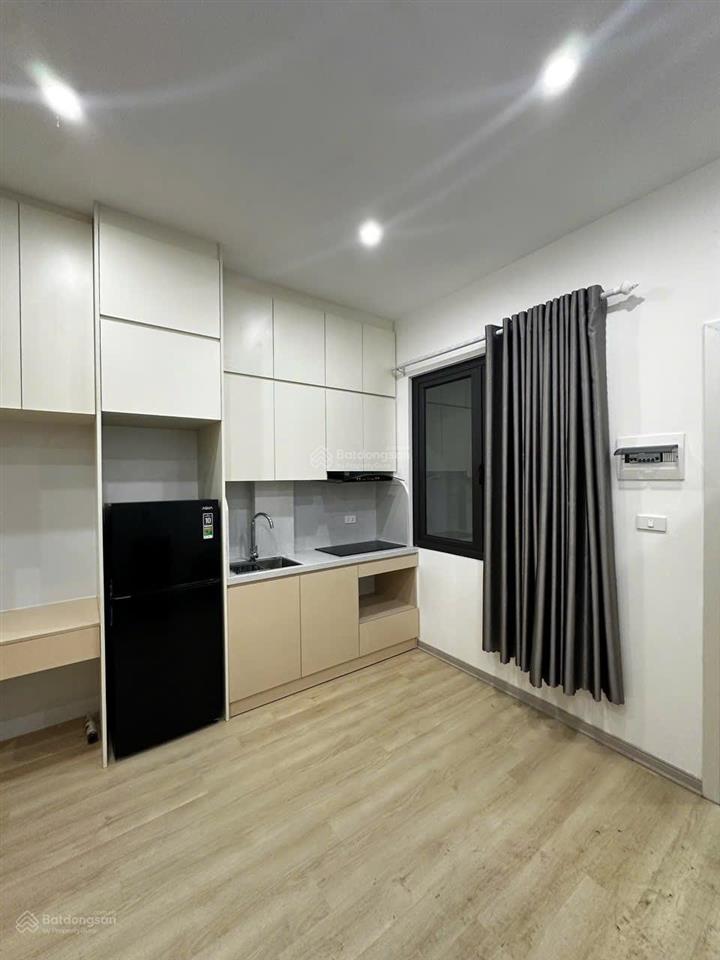 Toà 7 tầng  136m2  mt rộng. khai thác 160 tr/tháng tại chùa láng đống đa. giá 38,9 tỷ (có tl).