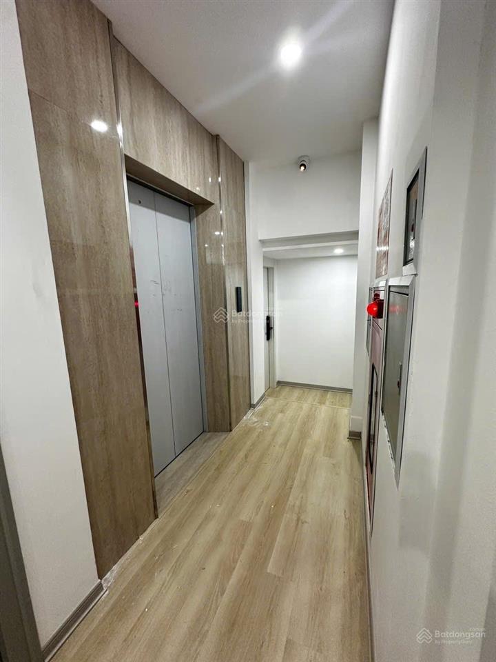 Toà 7 tầng  136m2  mt rộng. khai thác 160 tr/tháng tại chùa láng đống đa. giá 38,9 tỷ (có tl).