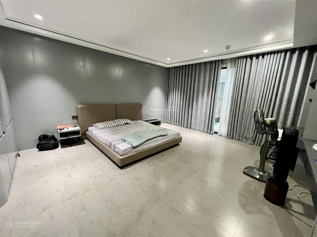 Nhà 6 tầng thang máy oto vào nhà tại phố nguyễn công hoan. 98m2 mt5,5m. giá 36 tỷ. 0793 198 ***