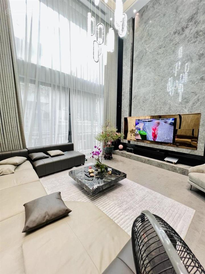 Nhà 6 tầng thang máy oto vào nhà tại phố nguyễn công hoan. 98m2 mt5,5m. giá 36 tỷ. 0793 198 ***