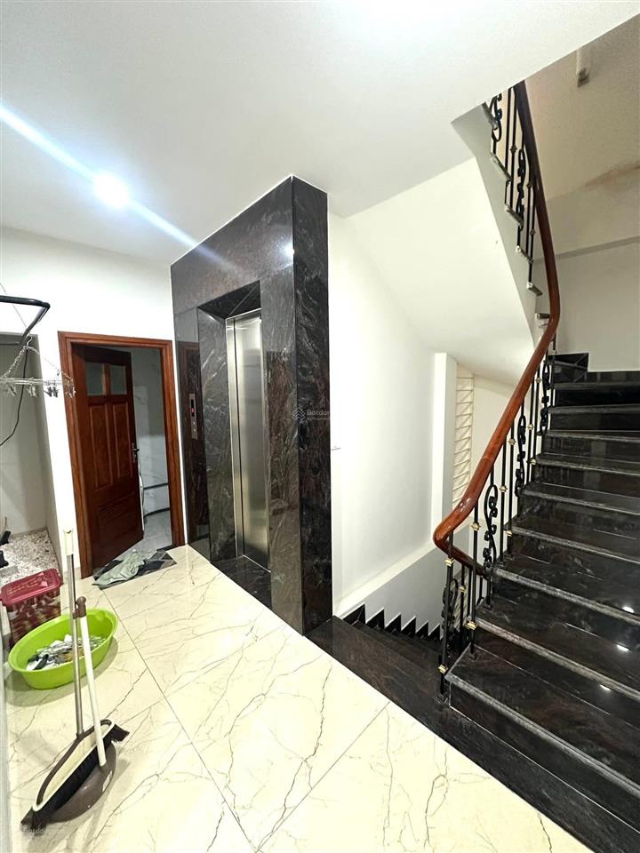 Cực hiếm  phân lô vỉa hè ôtô tránh đỗ quang  60m26tmt 6m thang máy, khu vực nhiều tòa văn phòng