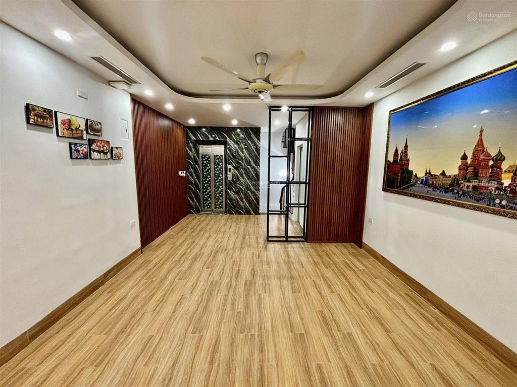 Chính chủ bán nhà phân lô nguyễn chánh  vỉa hè 4 ô tô tránh nhau  dt 70m2, 8tmt 5m. 0793 198 ***