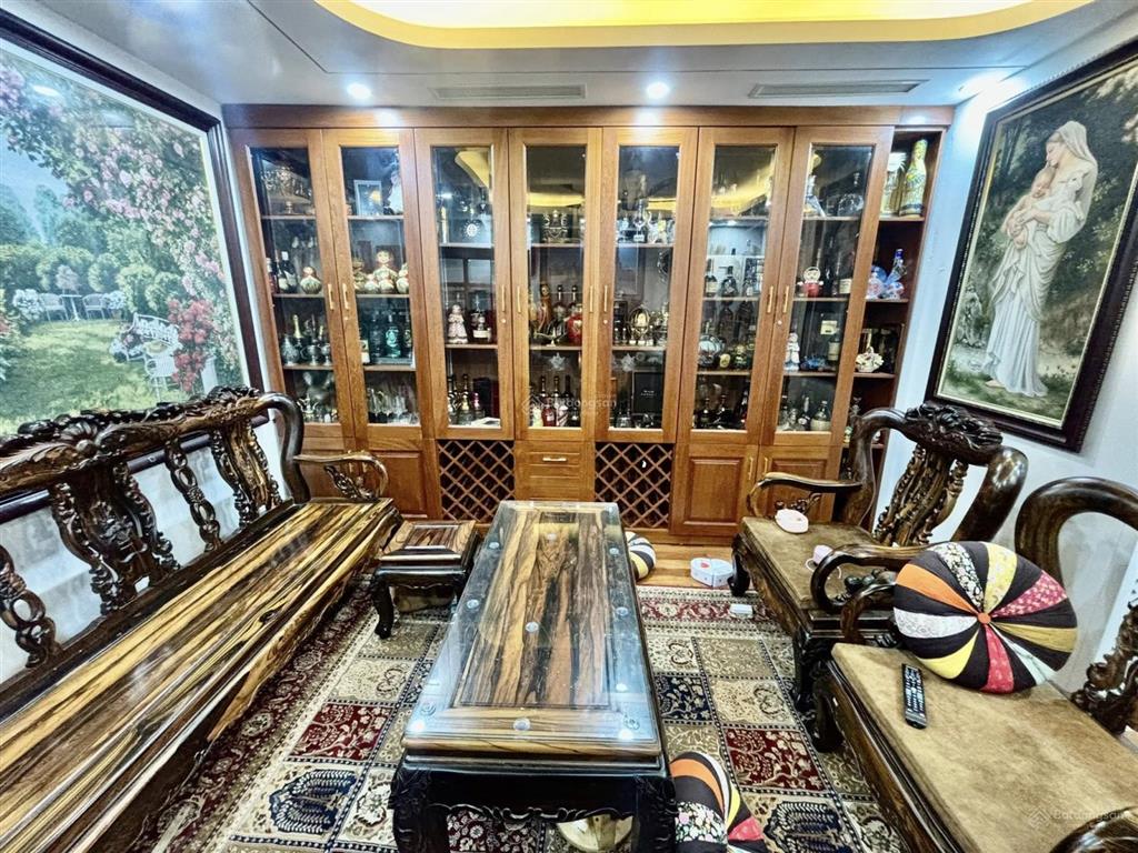 Chính chủ bán nhà phân lô nguyễn chánh  vỉa hè 4 ô tô tránh nhau  dt 70m2, 8tmt 5m. 0793 198 ***