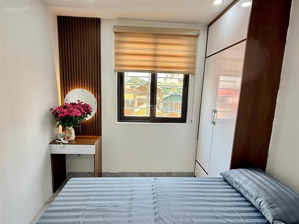Bán tòa chdv hoàng hoa thám, gần hồ tây  70m2, 7t thang máy, 18p, đủ pcccgpxd. 0793 198 ***.