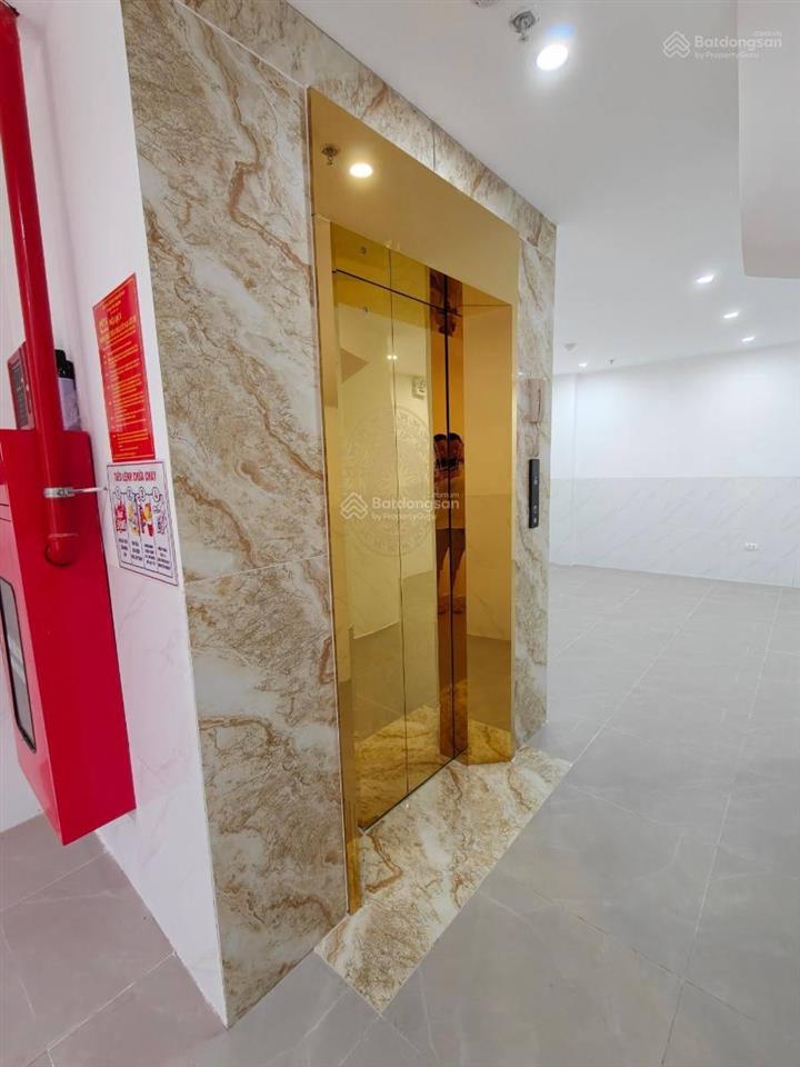Tòa căn hộ dòng tiền văn cao 100tr/tháng, 30m ra ô tô, 15p7t tháng máy đủ gpxdpccc. 0793 198 ***