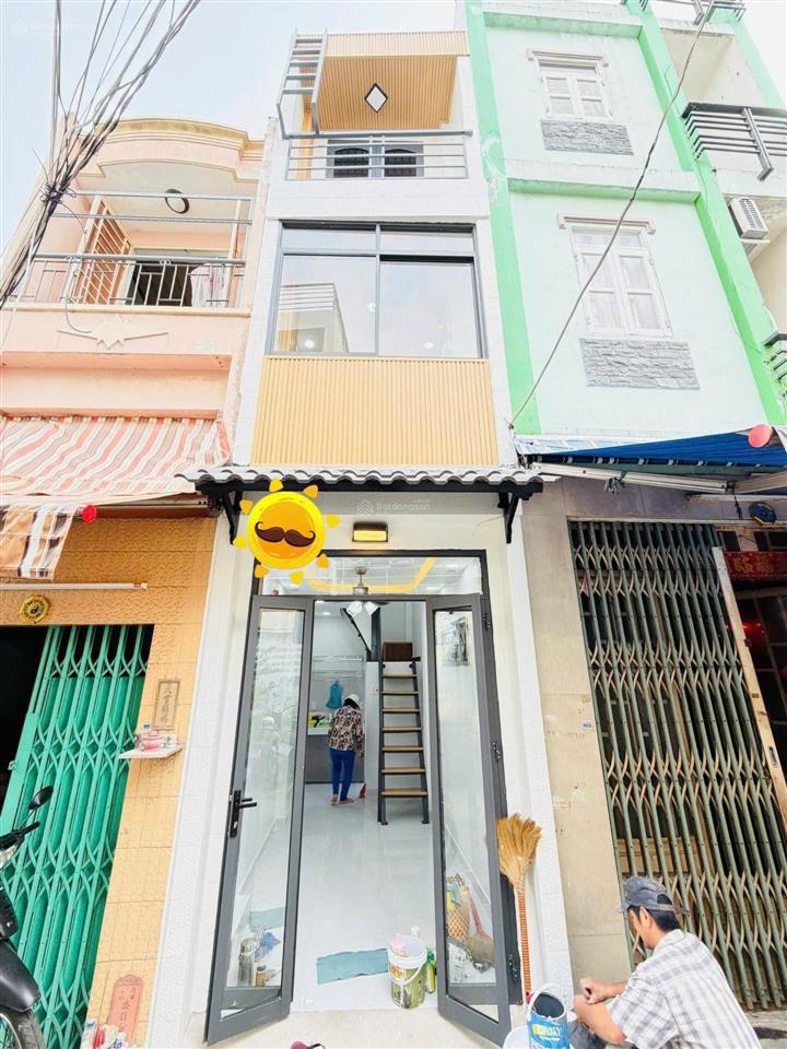 Nhà nhỏ xinh ngay bình tiên q6  btct 3 tầng  hẻm xe hơi thông  mới tinh ở ngay  nhỉnh 2 tỷ