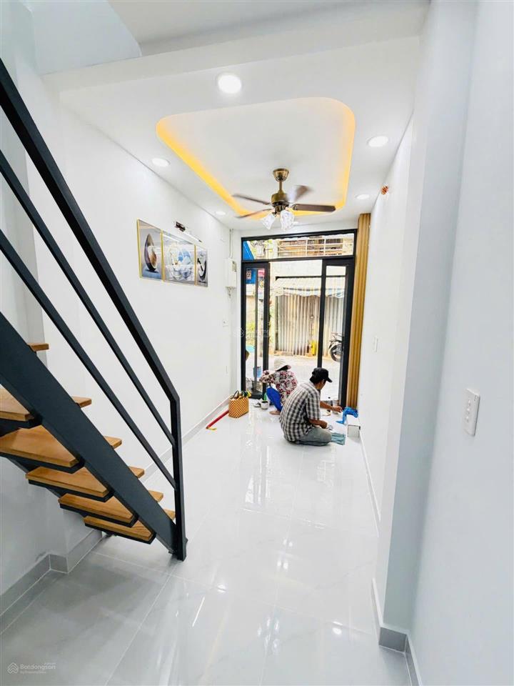 Nhà nhỏ xinh ngay bình tiên q6  btct 3 tầng  hẻm xe hơi thông  mới tinh ở ngay  nhỉnh 2 tỷ