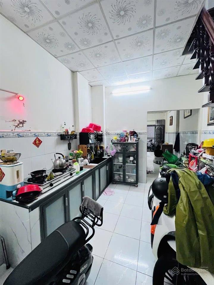 Căn góc 2 mặt hẻm ngay bình tiên, bãi sậy, trung tâm q6  sát mặt tiền  btct 2 tầng  nhỉnh 4 tỷ