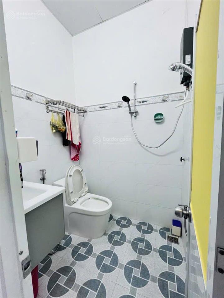 Căn góc 2 mặt hẻm ngay bình tiên, bãi sậy, trung tâm q6  sát mặt tiền  btct 2 tầng  nhỉnh 4 tỷ