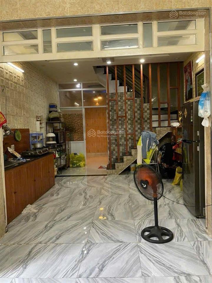 Nhà hẻm xe hơi  btct 3 tầng  3pn, 44m2  nhà còn mới ở liền  nhỉnh 3 tỉ