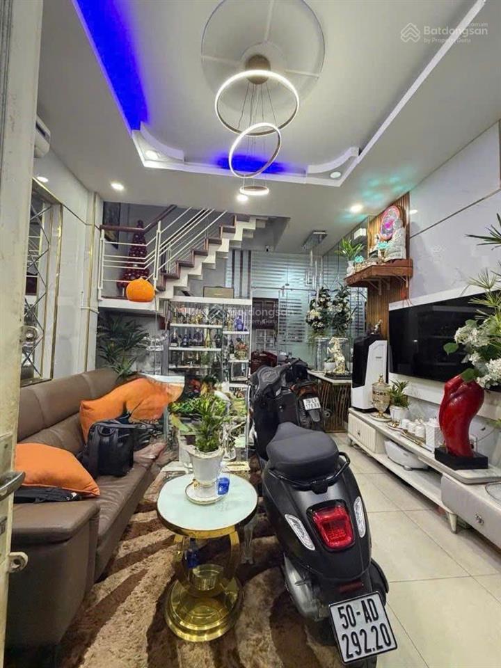 Vị trí đẹp ngay khu vip bình long giáp tân phú  sát mặt tiền  hẻm xe hơi  nở hậu  nhỉnh 3 tỷ