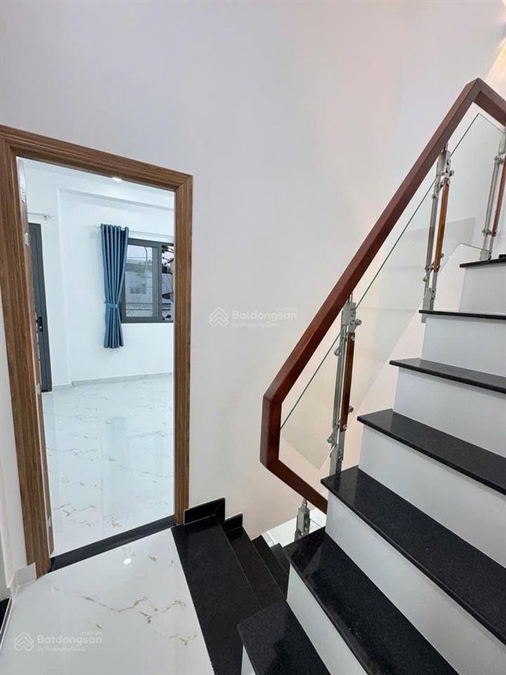 Nhà mới ngay tỉnh lộ 10  40m2  3 tầng  3pn  ngang 4 sát khu tên lửa giáp quận 6 hẻm thông
