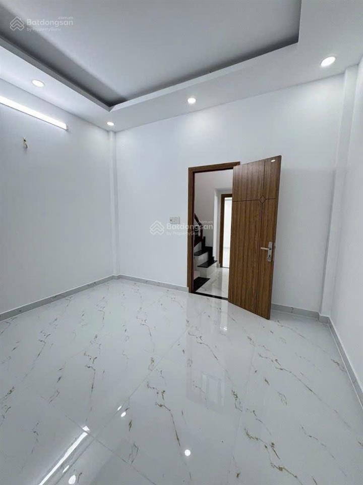 Nhà mới ngay tỉnh lộ 10  40m2  3 tầng  3pn  ngang 4 sát khu tên lửa giáp quận 6 hẻm thông