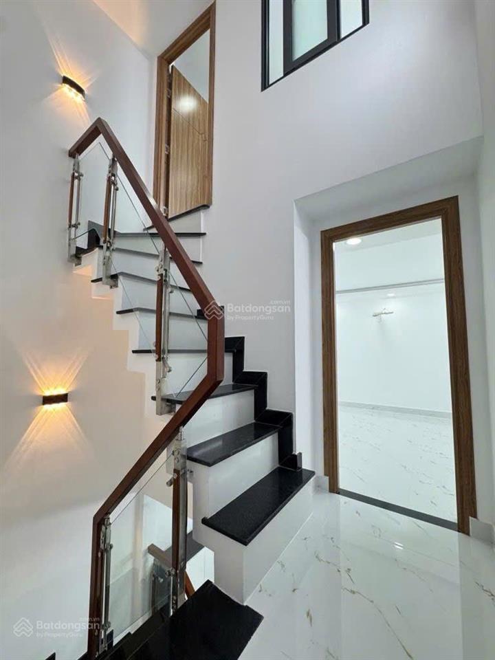 Nhà mới ngay tỉnh lộ 10  40m2  3 tầng  3pn  ngang 4 sát khu tên lửa giáp quận 6 hẻm thông