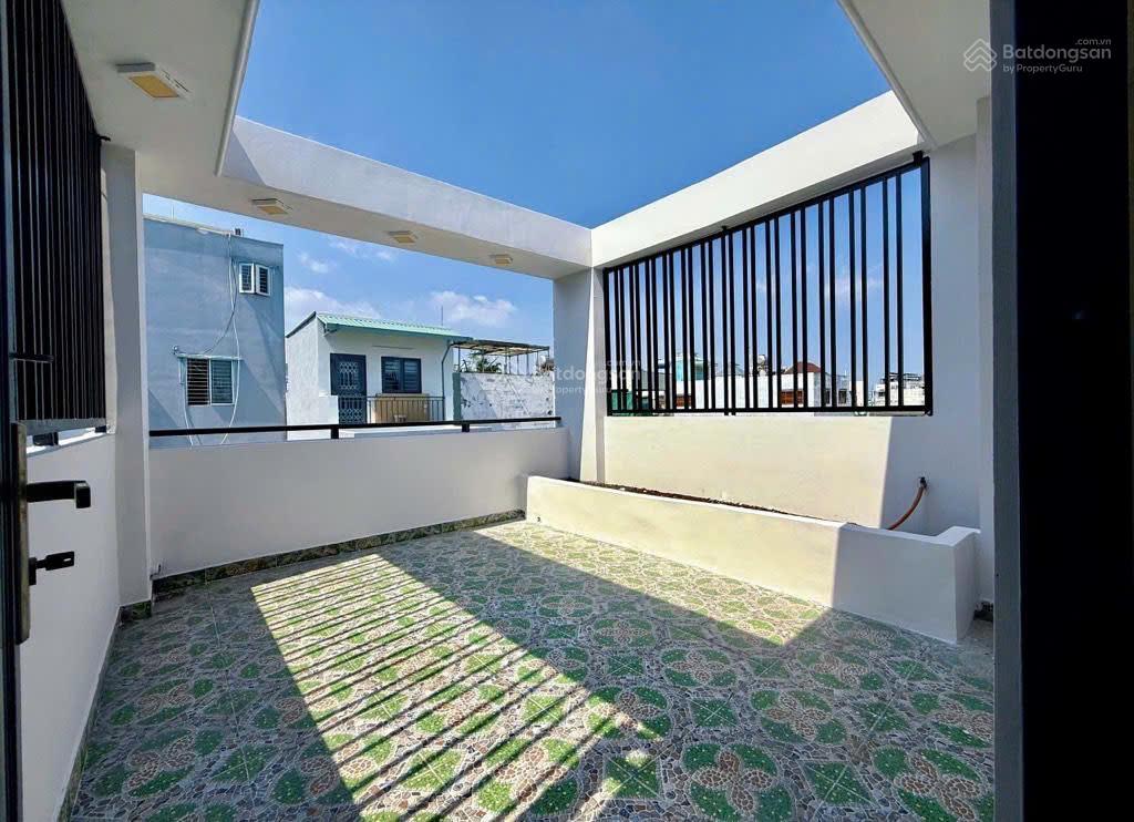 Nhà hẻm xe hơi ngay phạm văn chí q6  btct 4 tầng  40m2  4pn 3wc ban công thoáng  6.x tỉ