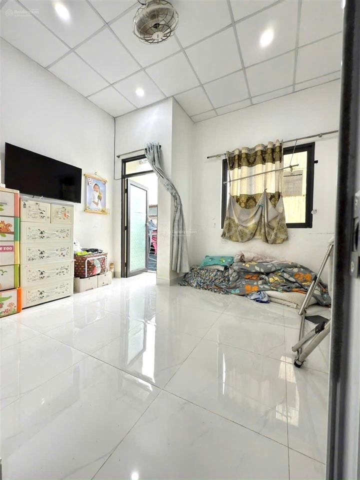 Nhà 2 tầng kiên cố ngay tỉnh lộ 10, giáp quận 6, tân phú  hẻm thông thoáng an ninh  nhỉnh 2 tỉ