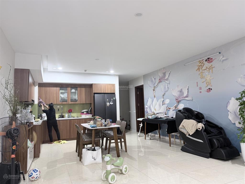 Chính chủ cần bán căn hộ 155m2 góc ban công đn tầng trung