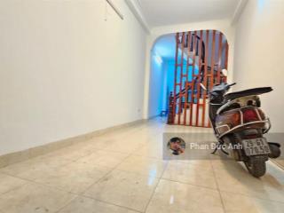 Bán nhà trích sài  thuỵ khuê  gần hồ  30m thông sàn  5 tầng  ngõ thông  0843 983 ***