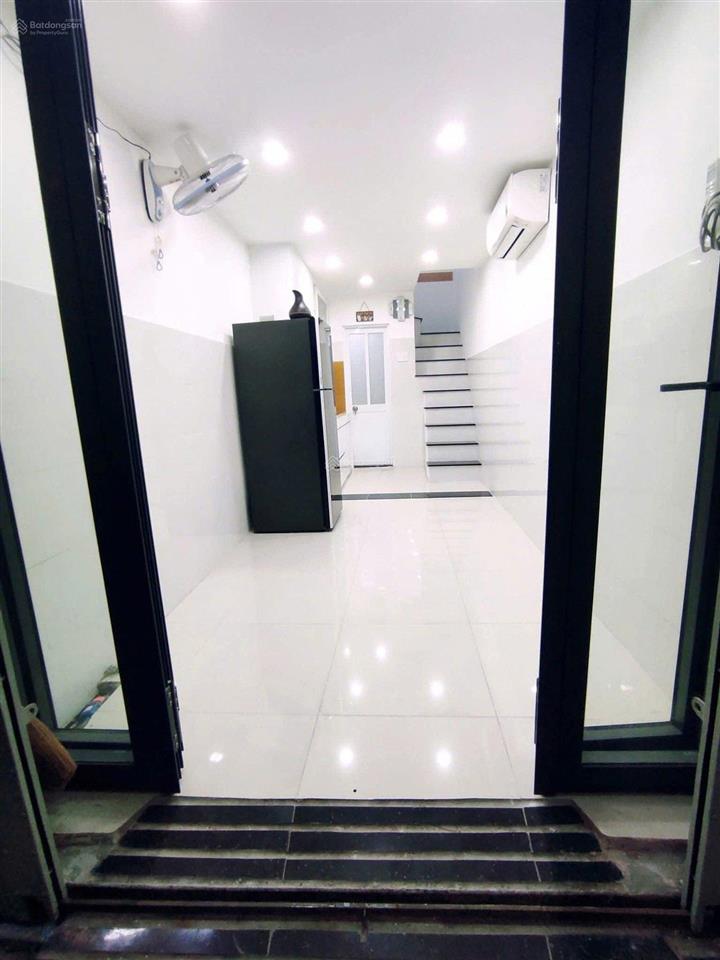 Cho thuê nhà lê thị riêng 21m² 2 tầng  10 triệu/tháng