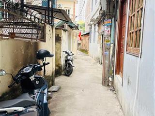 Nhà trong khu dân cư , an ninh tốt gần chợ