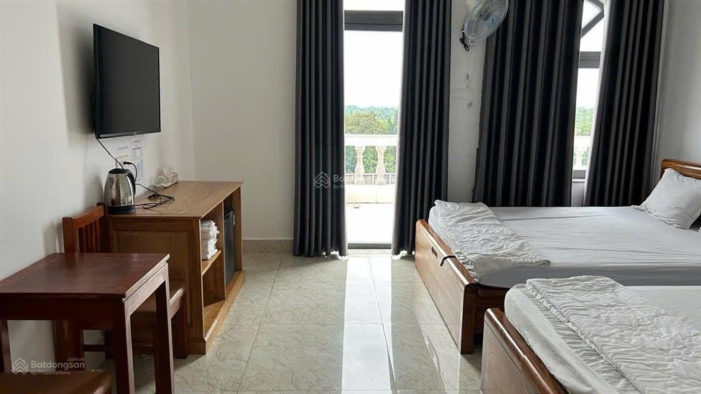 Bán khách sạn 49 phòng dòng tiền 5 tỷ/năm chân núi chứa chan, đồng nai
