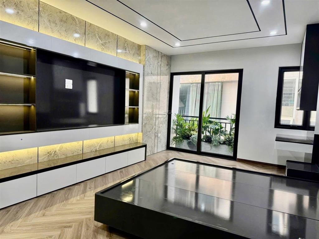 Bán nhà bồ đề 55m² , mt 4m² , nhà 7 tầng thang máy gara ôtô giá chào 17,2 tỷ tl .