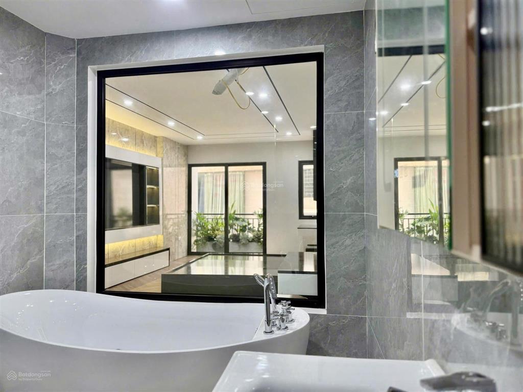 Bán nhà bồ đề 55m² , mt 4m² , nhà 7 tầng thang máy gara ôtô giá chào 17,2 tỷ tl .