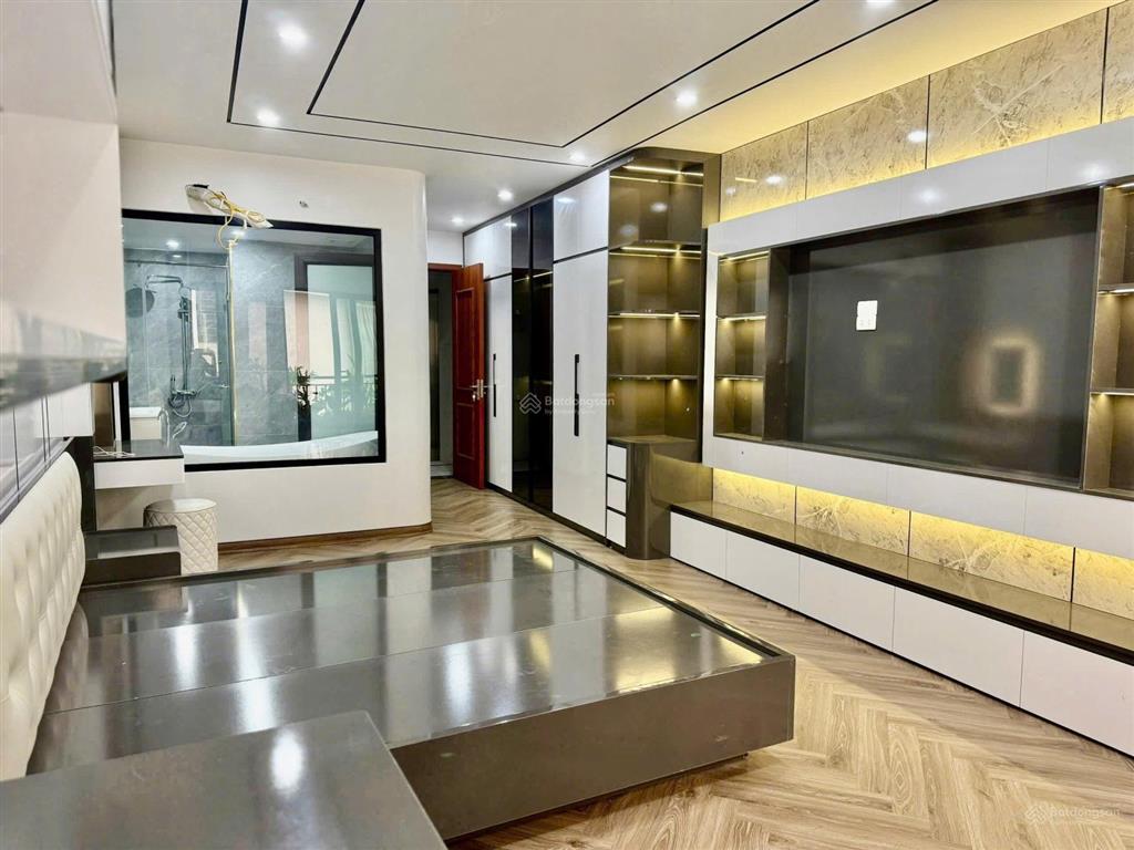 Bán nhà bồ đề 55m² , mt 4m² , nhà 7 tầng thang máy gara ôtô giá chào 17,2 tỷ tl .