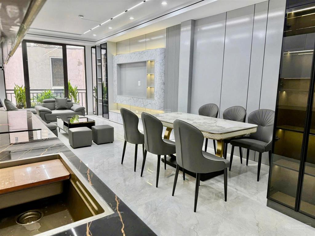 Bán nhà bồ đề 55m² , mt 4m² , nhà 7 tầng thang máy gara ôtô giá chào 17,2 tỷ tl .