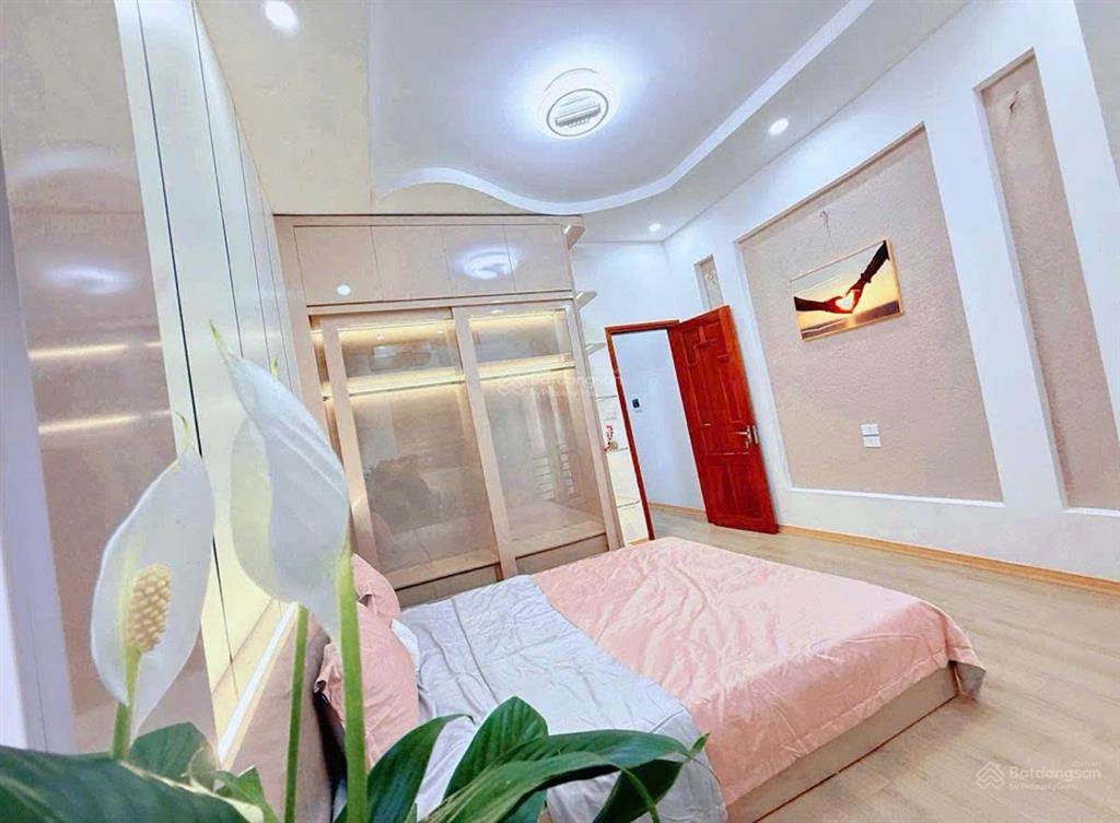 Mới ra  cần tiền cứu công ty  bán gấp  7.86 tỷ  30/35m2   0965 118 ***