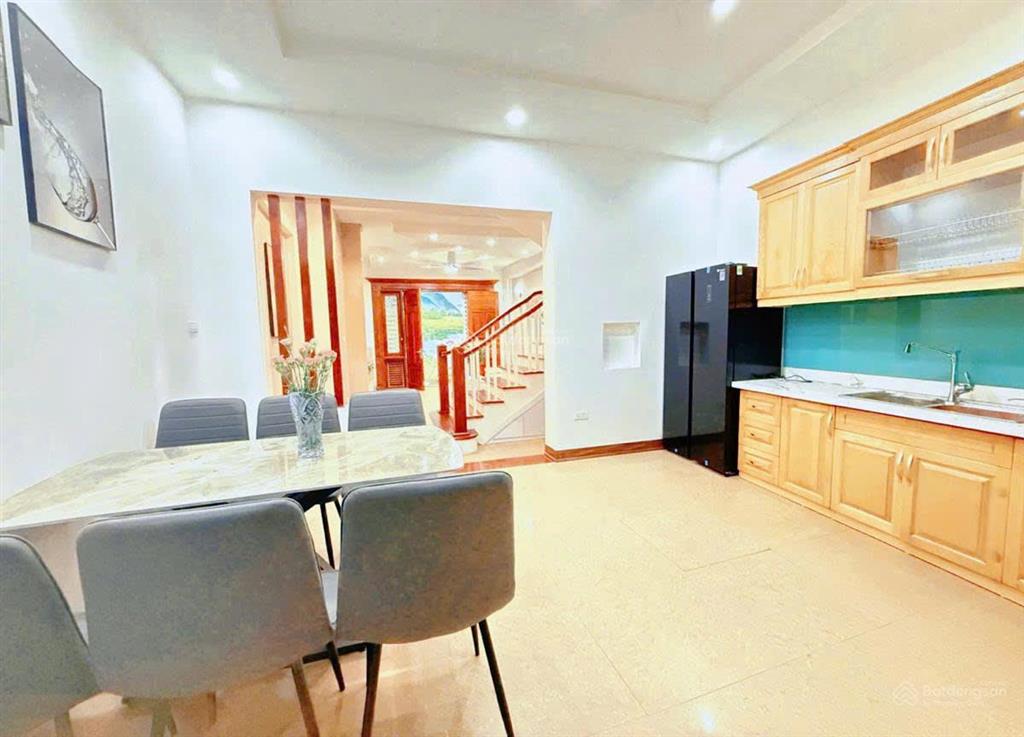 Mới ra  cần tiền cứu công ty  bán gấp  7.86 tỷ  30/35m2   0965 118 ***