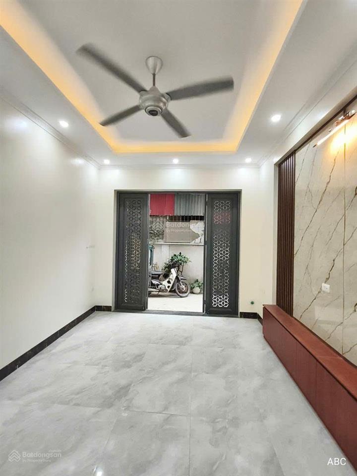 Mới ra  chủ khó khăn bán gấp  giảm chào 3 tỷ  38.4/40m2  oto  thang máy  xây mới  0965 118 ***