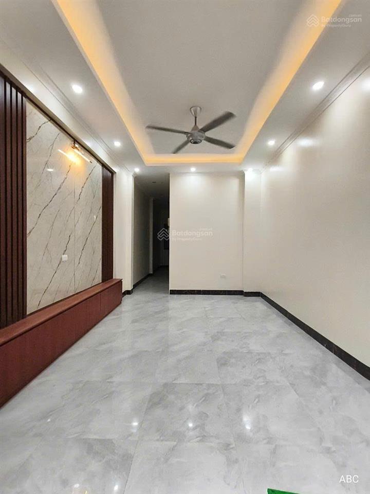 Mới ra  chủ khó khăn bán gấp  giảm chào 3 tỷ  38.4/40m2  oto  thang máy  xây mới  0965 118 ***