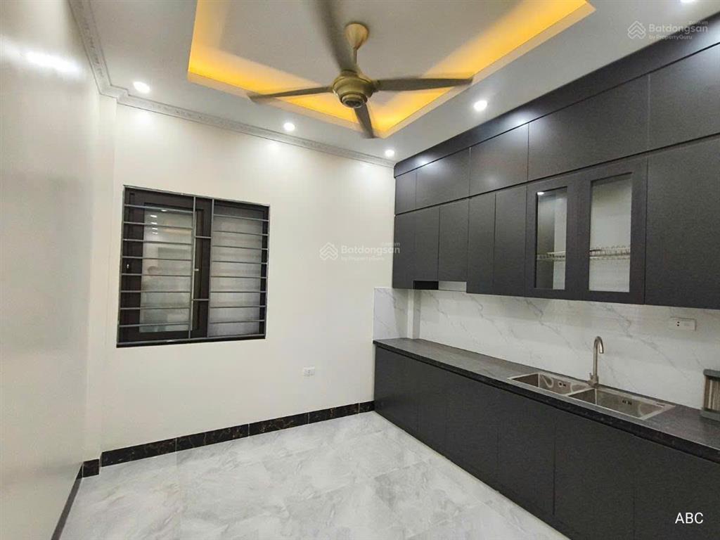 Mới ra  chủ khó khăn bán gấp  giảm chào 3 tỷ  38.4/40m2  oto  thang máy  xây mới  0965 118 ***