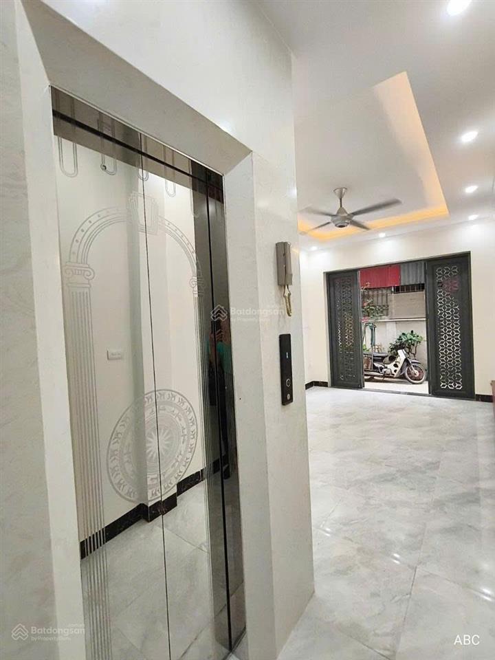 Mới ra  chủ khó khăn bán gấp  giảm chào 3 tỷ  38.4/40m2  oto  thang máy  xây mới  0965 118 ***