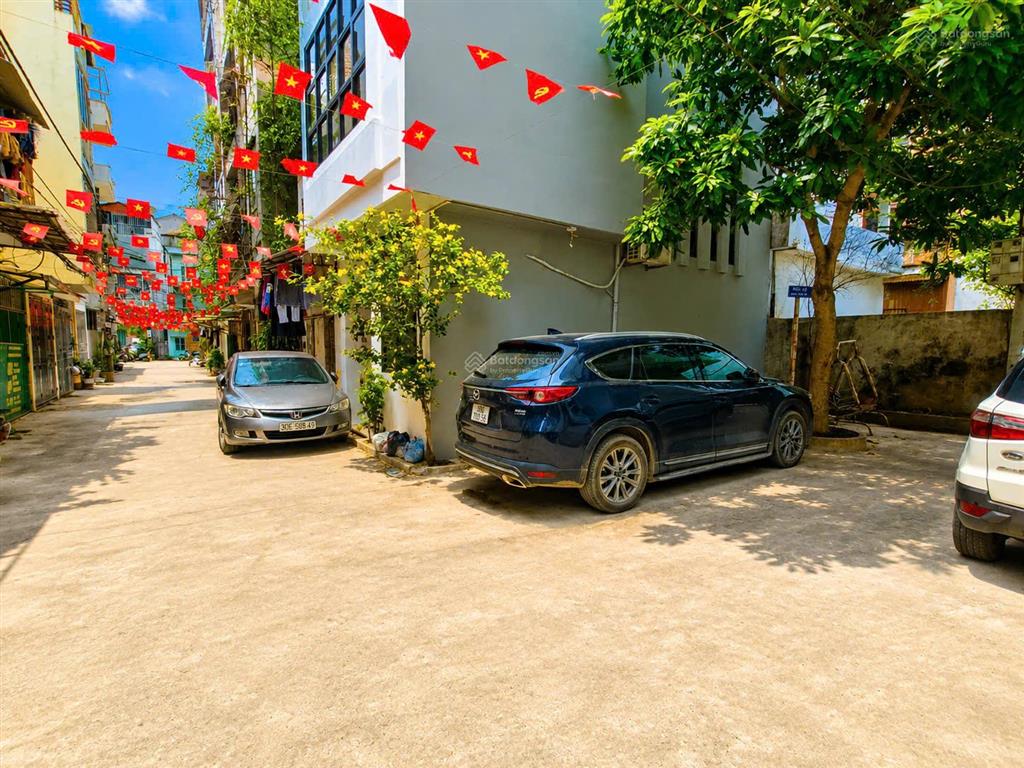 Mới ra  cần tiền bán rẻ  lô góc  ôtô dừng đỗ  gần hồ  35m² x 4 tầng  8,5 tỷ   0965 118 ***