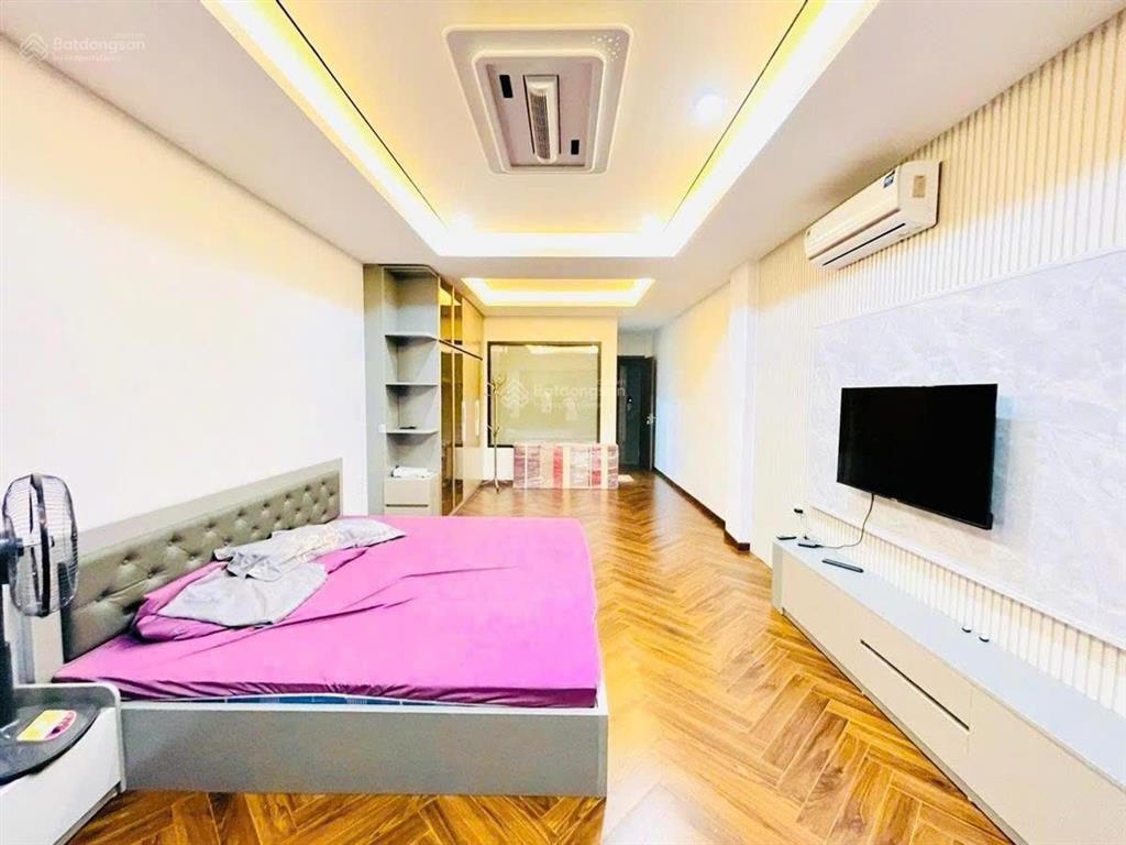 (giảm 3 tỷ)  chủ bán gấp  trần thái tông  50m2  5 tầng  8.8 tỷ   0965 118 ***