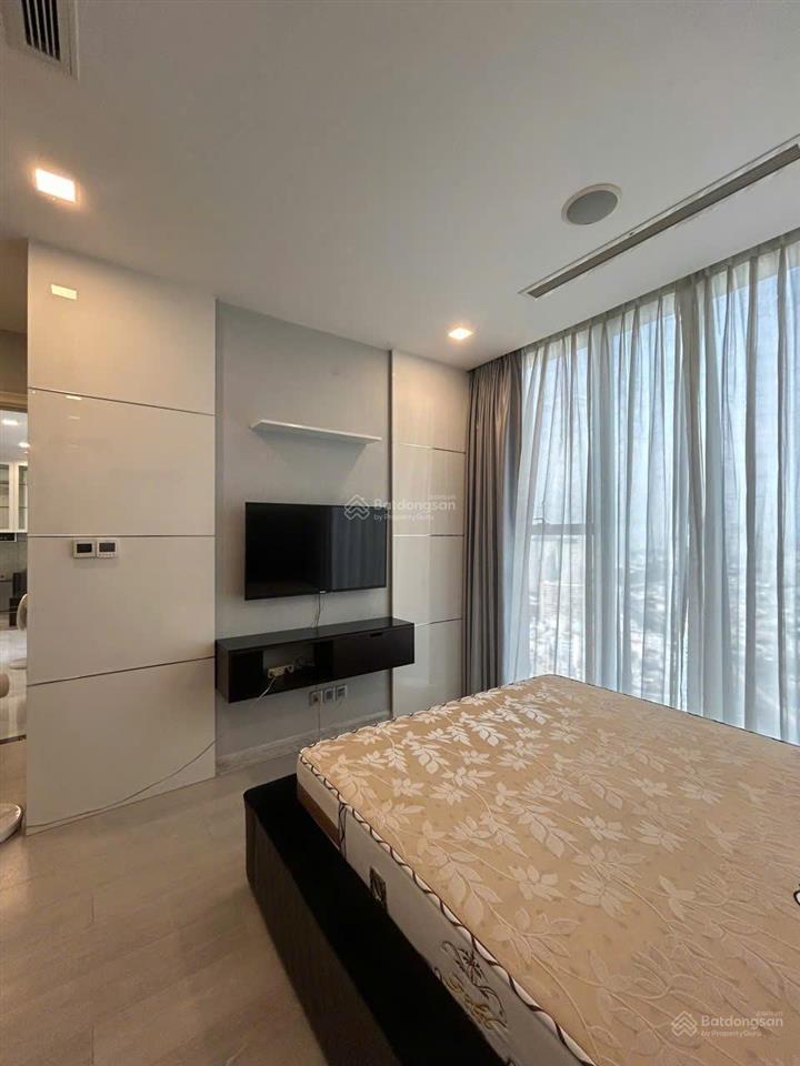 1pn  ban công lớn  cực thoáng mát