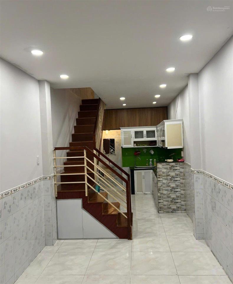 Cho thuê nhà trần hưng đạo 30m²  2 tầng  9.5 triệu  khu trung tâm quận 1