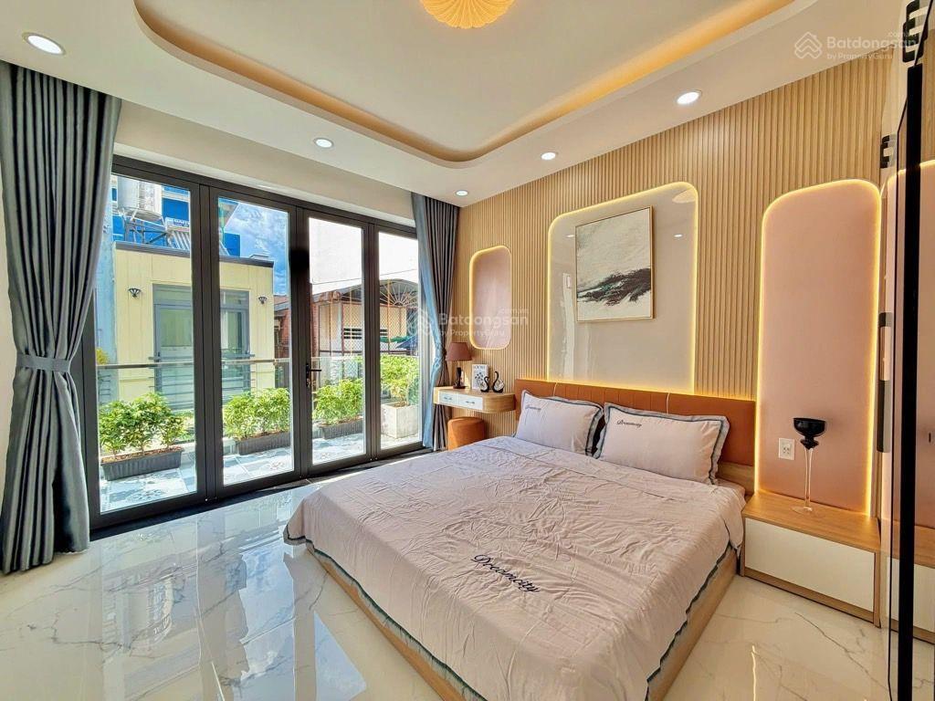 8,65 tỷ  siêu phẩm 5pn cho đại gia đình an cư  dt 50m2 sổ a4 vuông vức  đầy đủ nội thất