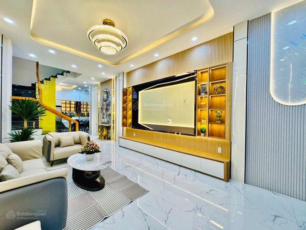 8,65 tỷ  siêu phẩm 5pn cho đại gia đình an cư  dt 50m2 sổ a4 vuông vức  đầy đủ nội thất