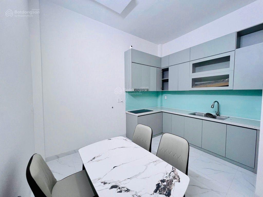 5,55 tỷ  nhà mới, đẹp, full nội thất đường nguyễn cửu vân giáp quận 1  phù hợp gia đình trẻ an cư