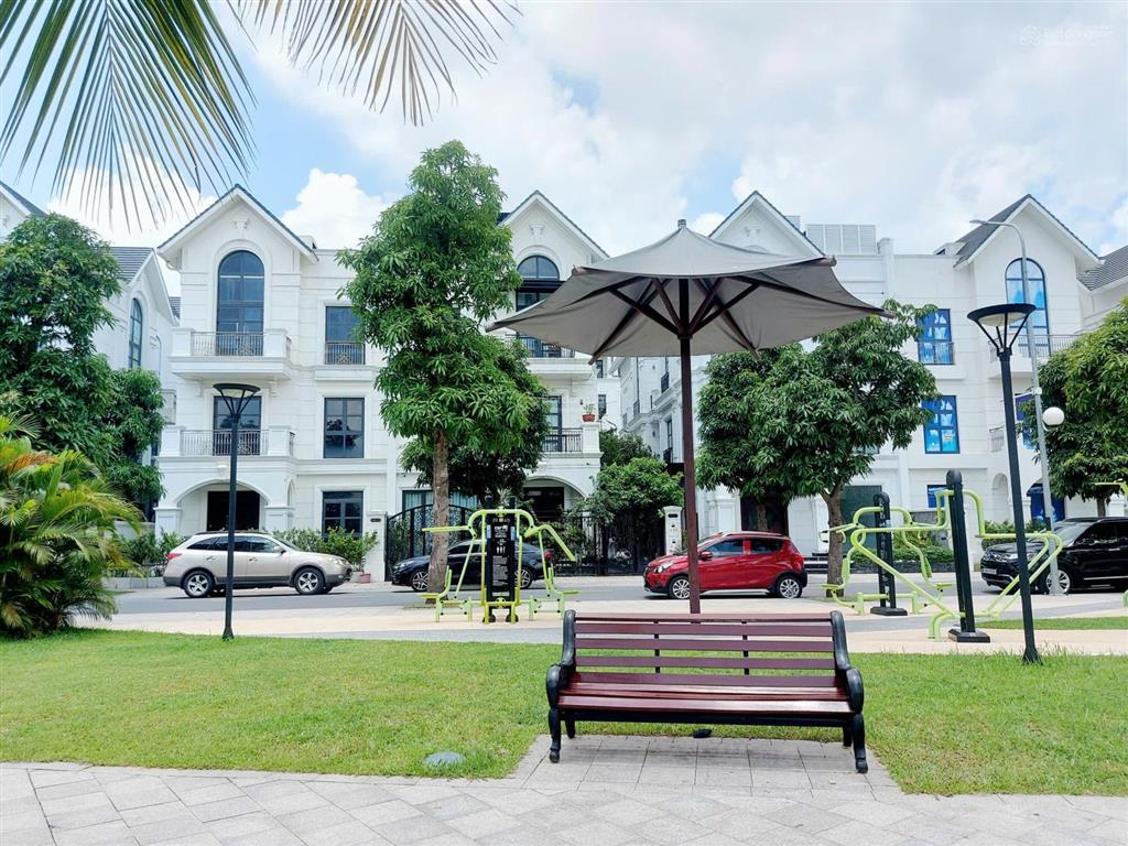 (gấp)! cần tiền bán nhanh biệt thự mặt hồ san hô giá 4x tỷ tại vin 1 gia lâm, hà nội (0985 941 ***)