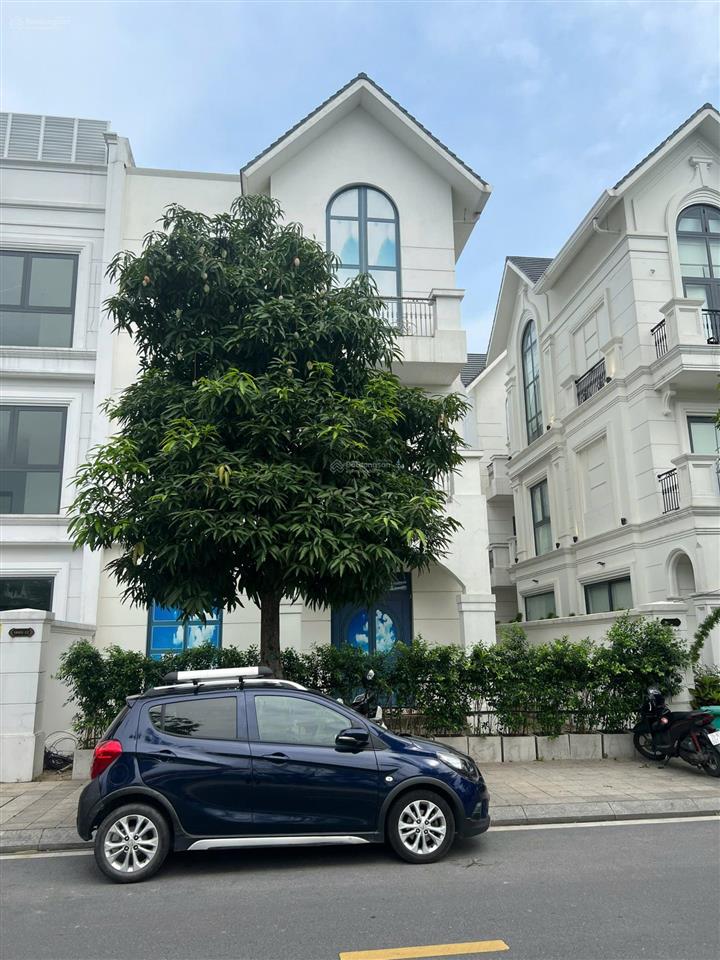 (gấp)! cần tiền bán nhanh biệt thự mặt hồ san hô giá 4x tỷ tại vin 1 gia lâm, hà nội (0985 941 ***)