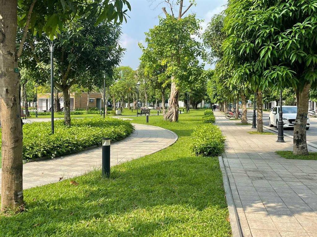 Liền kề nt06 đảo nhỏ view công viên, bể bơi giá 2x tỷ vin gia lâm, hn (0985 941 ***)