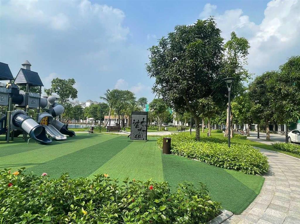 Liền kề nt06 đảo nhỏ view công viên, bể bơi giá 2x tỷ vin gia lâm, hn (0985 941 ***)