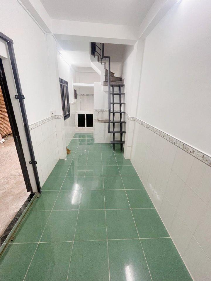 GẦN CHỢ THẠNH XUÂN, NHÀ MẶT TIỀN 7m, GIÁ CHỈ 710tr (tl), NHÀ TRẢ GÓP, TRƯỜNG CĐ ĐIỆN LỰC