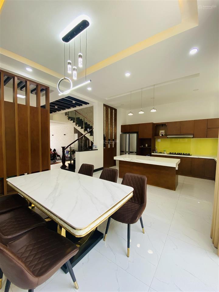 Bán nhà đường 8m, âu dương lân, quận 8, 3 tầng, 70m2, chỉ hơn 9 tỷ