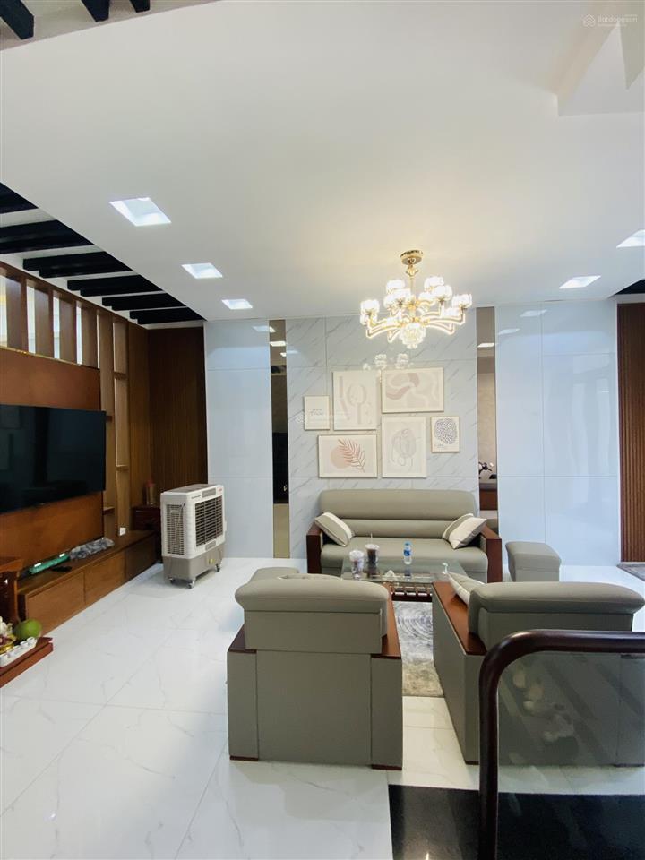 Bán nhà đường 8m, âu dương lân, quận 8, 3 tầng, 70m2, chỉ hơn 9 tỷ